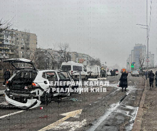 У Києві розчистили Харківське шосе від уламків ракет і дронів та відновили рух трамваїв 